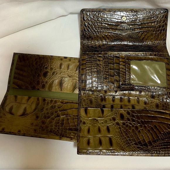 Brahmin Olive Crocodile Embossed Wallet Set - Picture 4 of 15